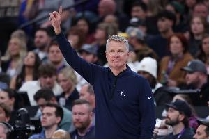 埃奇库姆：我们觉得本该拿下这场比赛 胜负最终取决于谁能投进球
